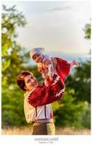 Sedinta foto costume populare traditionale romanesti - parinti si bebe